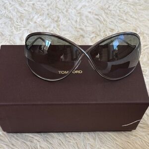 Tom Ford Elegant Black Sunglasses